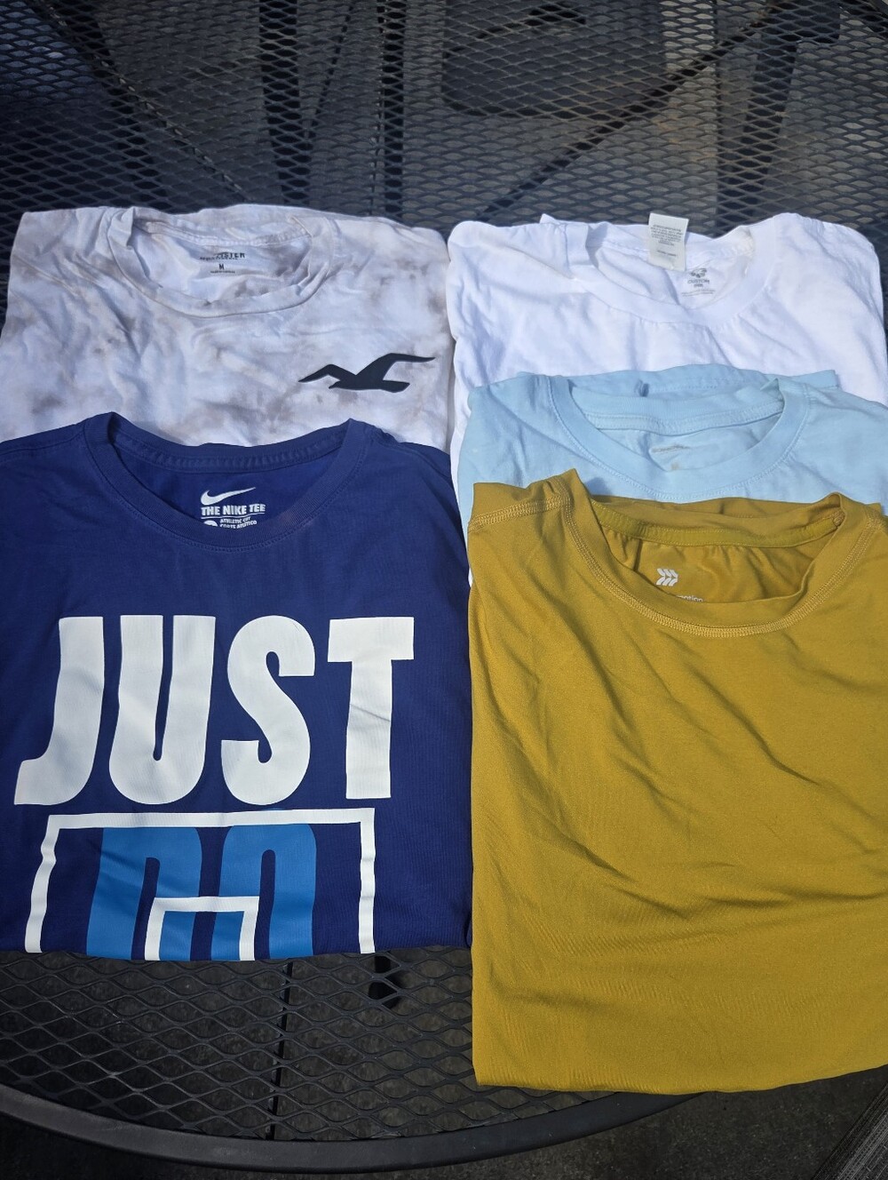 Bundle Of 5 Assorted Men's T-Shirts — Nike, Hollister, All In Motion, Sonoma Etc